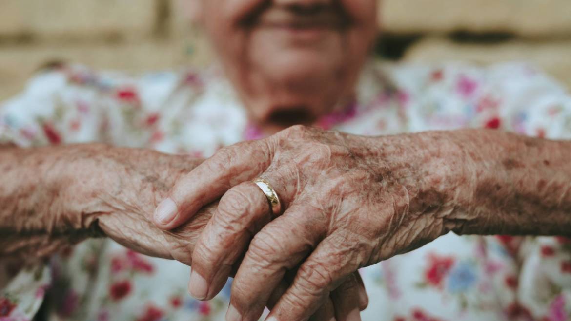 Żywienie Dla Seniorów: Kluczowe Składniki i Zalecenia